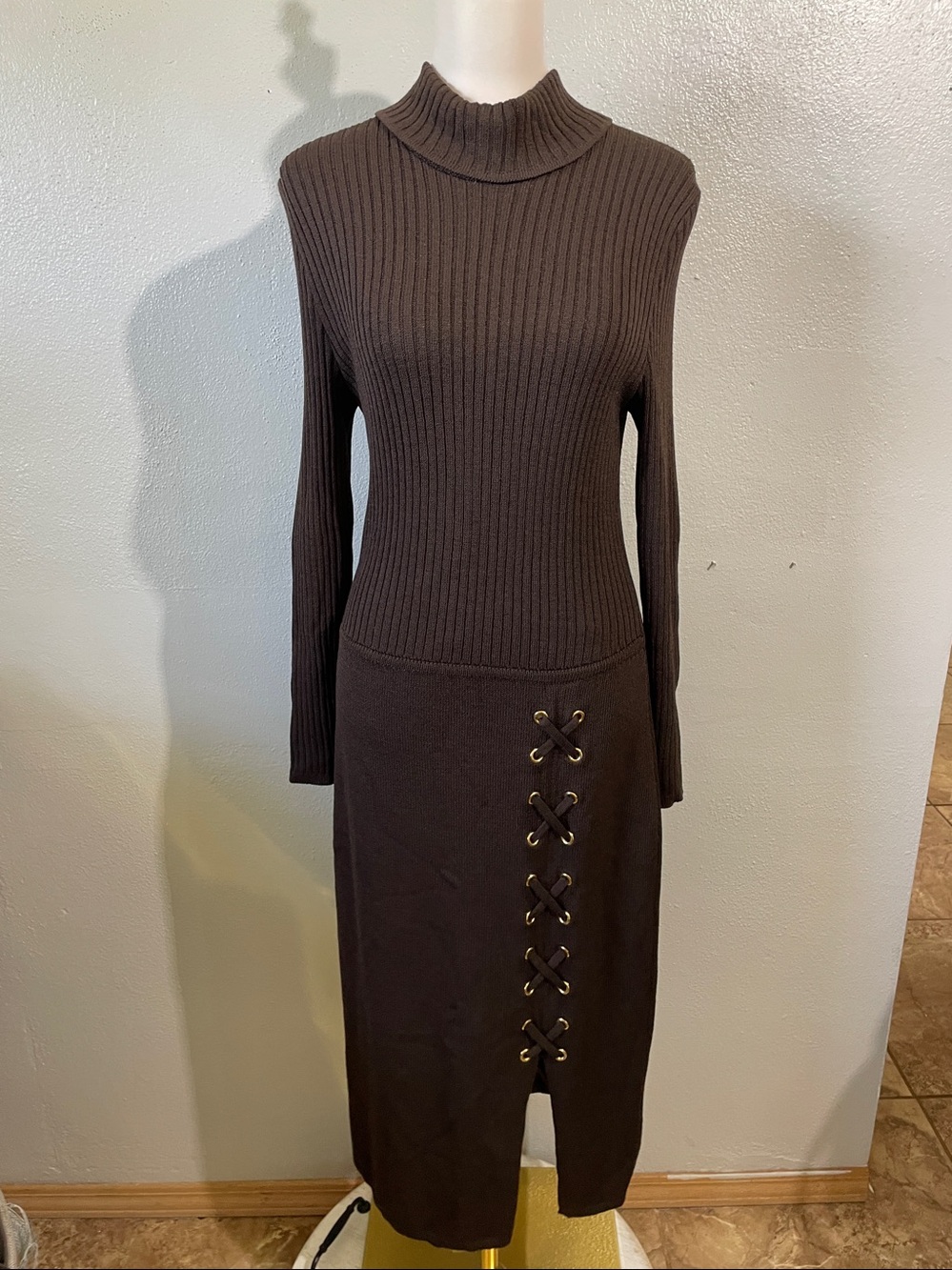 St John Marie Gray Brown Dark Romantic Ribbed Santana Knit Lace Up Dress Sz 8